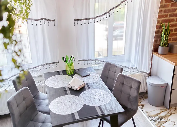 Sowi グウシツァ