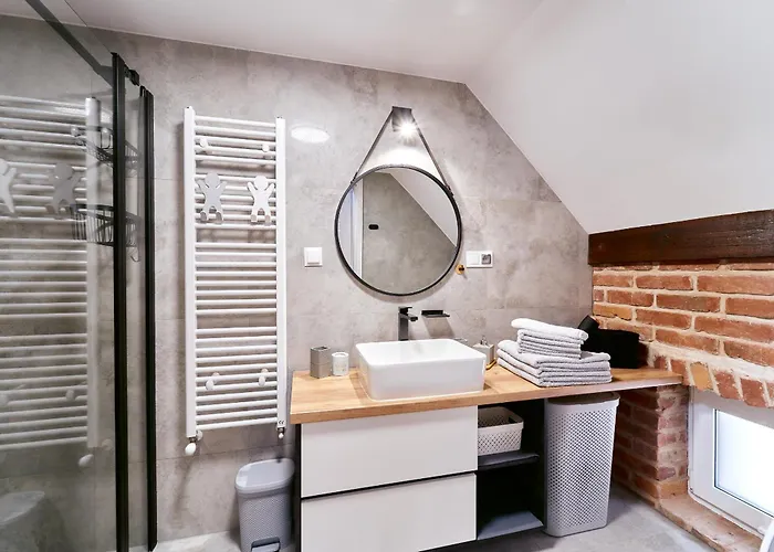 Sowi * グウシツァ